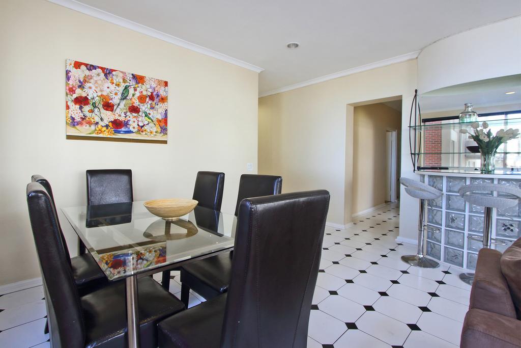 Berkeley Square Apartment Cape Town Luaran gambar
