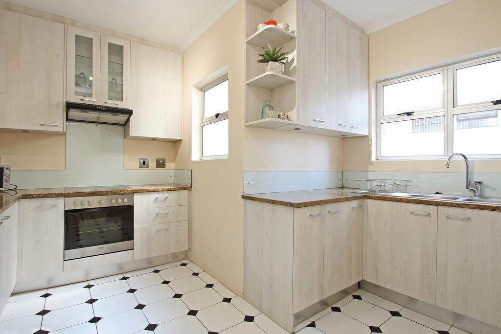 Berkeley Square Apartment Cape Town Luaran gambar